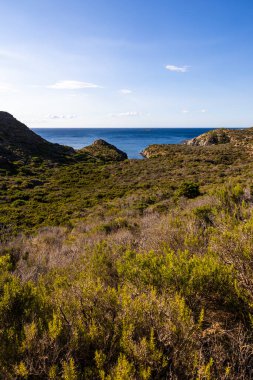 Cap de Creus 'un Costa Brava, İspanya' daki Kadavra yakınlarındaki manzarası