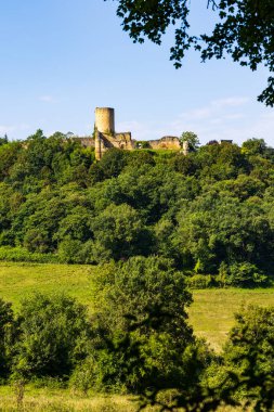 Aurignac Ortaçağ Köyü, Kalesi tarafından yönetiliyor.