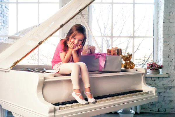 Bale salonu içinde doğum günü