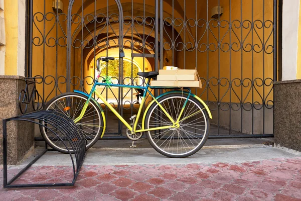 Pizza teslimatı için bisiklet