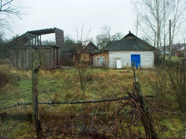 Una Casa Muy Antigua Casa Abandonada Viejo Patio Vintage Ventanas — Foto de Stock