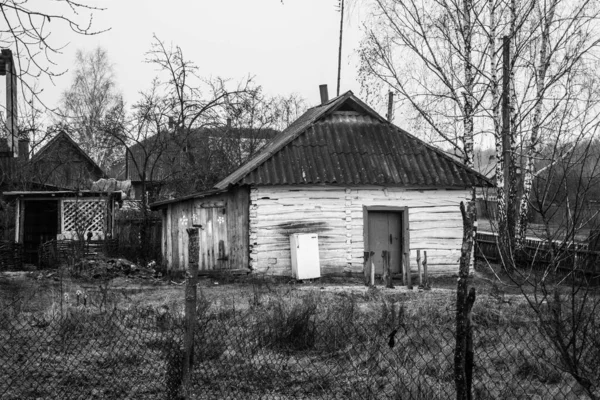 Une Très Vieille Maison Maison Abandonnée Vieille Cour Vintage Fenêtres — Photo