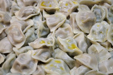 Mantı ve jusai. Üst görünüm