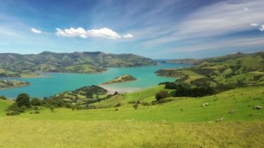 Akaroa bölgesinin manzarası Christchurch, Güney Adası, Yeni Zelanda 'ya çok yakın.
