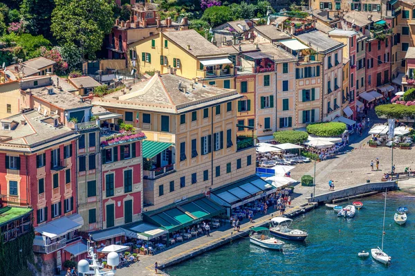 Áttekintés Portofino Tengerparti Terület Hagyományos Színes Házak Kikötő Dokkolt Hajók — Stock Fotó