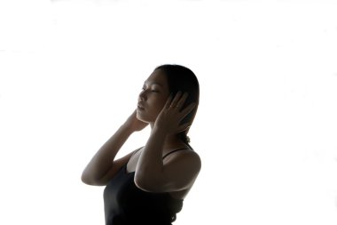 Asyalı kadınlar baş ağrısı felling