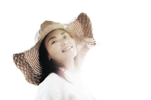 Azjatycki dama uśmiechający się zadowolony na zachód słońca — Zdjęcie stockowe