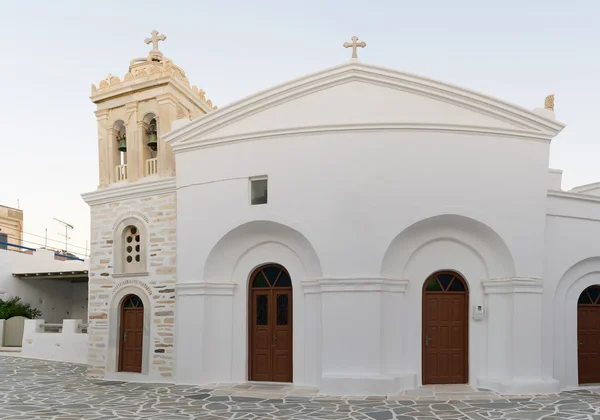 Marpissa's lokalny kościół panoramiczny widok na wyspy Paros w Grecji. — Zdjęcie stockowe