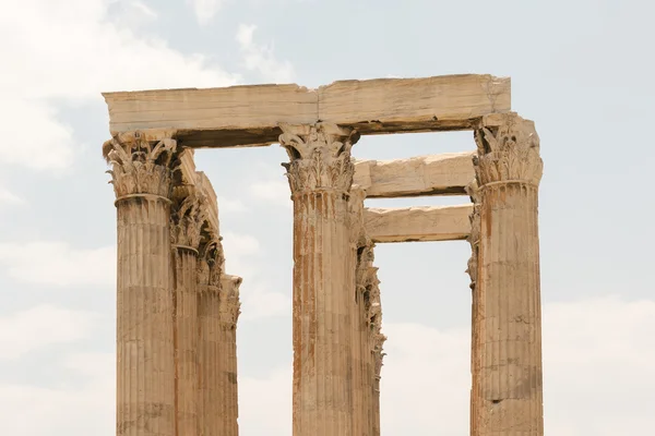 Arquitetura das colunas do templo de Zeus na Grécia . — Fotografia de Stock