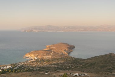 Paros Adası Yunanistan yarımadasında.