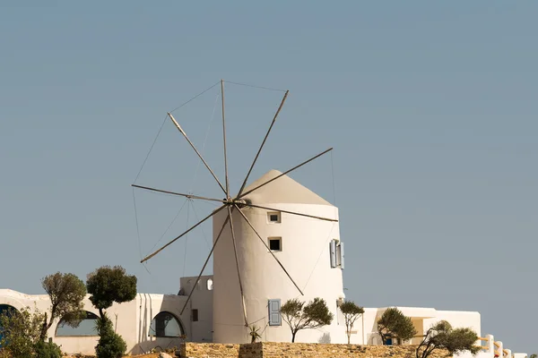 青空 Antiparos 島を風車します。. — ストック写真