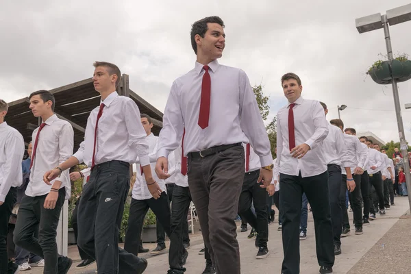 Aten, Grekland, 28 oktober 2015. Boys parader i nationella firandet av Ochi dag i Aten. — Stockfoto