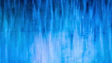 Renkleri değiştirme şelale ile soyut çeşme.