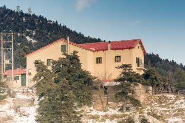 Atina, Yunanistan 02 Ocak 2016. Parnitha dağın Yunanistan barınakta Mpafi sığınak.