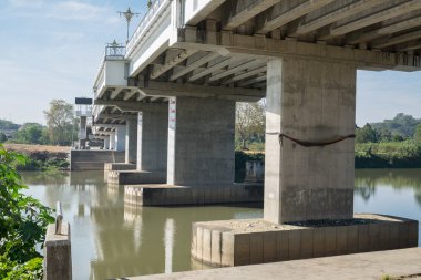 chiangrai nehri geçmek için köprü