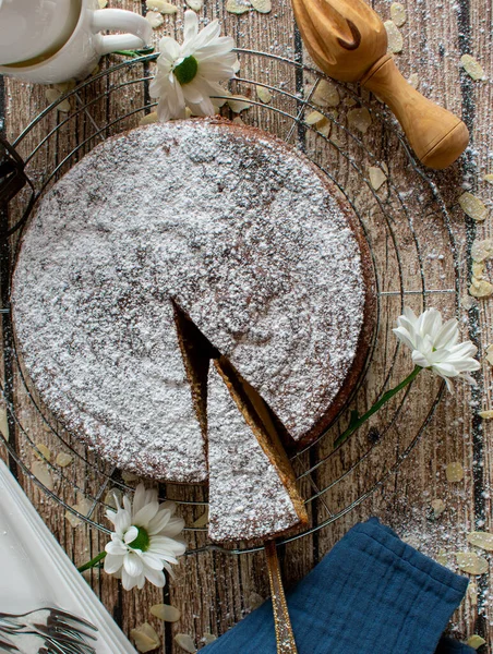 Torta Mandorle Spagnola Tradizionale Tarta Santiago Appena Sfornata Servita Uno — Foto Stock