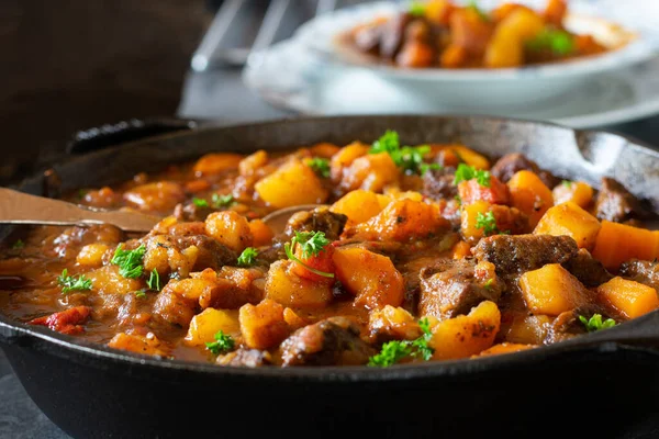 Guiso Irlandés Cocido Tradicional Fresco Con Carne Res Zanahorias Papas —  Fotos de Stock