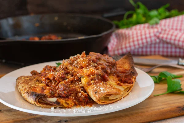 Cucina Italiana Delizioso Piatto Italiano Con Frittelle Ripiene Crespelle Farcite — Foto Stock