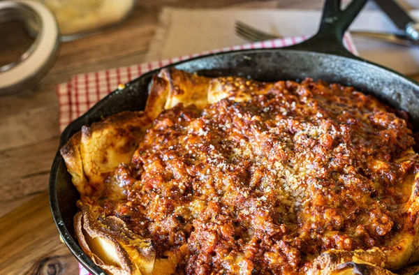 Italiaans Gerecht Met Bolognese Saus Crespelle Traditionele Italiaanse Keuken Maaltijden — Stockfoto