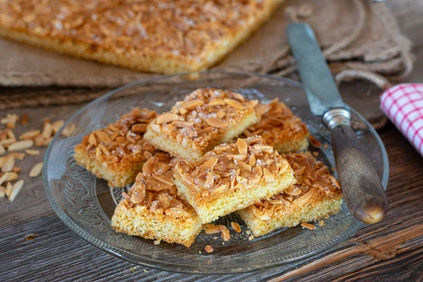 Gâteau Aux Amandes Sur Table Bois Gâteau Amande Frais Fait — Photo