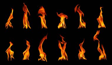Grafik tasarımı amacı için yanan alev koleksiyonu koyu arkaplanda izole edildi