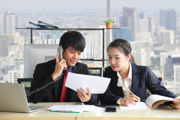 Asian Male Employee Answering Phone Customer While Asking Advice Superior — Stock Photo, Image