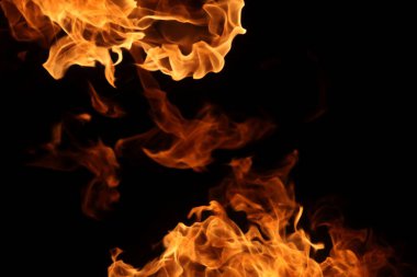 Soyut grafik tasarım amacı için koyu arkaplanda alev yakmak