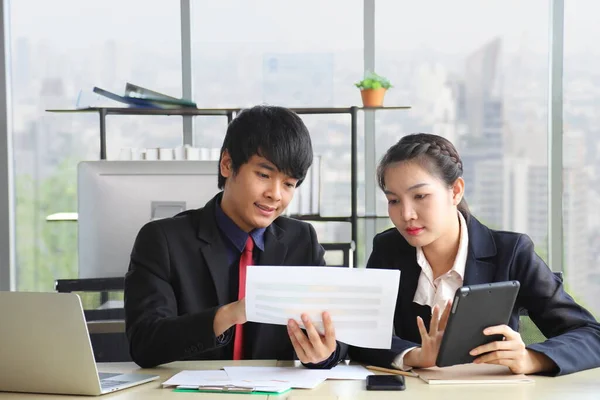 Asian Business People Wearing Formal Suit Discussing Annual Report Formal — Stock Photo, Image