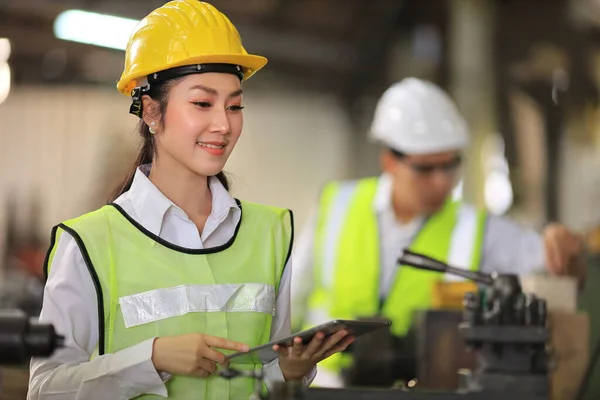 Gestionnaire Ingénierie Asiatique Sécurité Casque Dur Tissu Réfléchissant Inspecte Intérieur — Photo