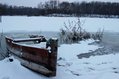 nehir buzla kaplıydı