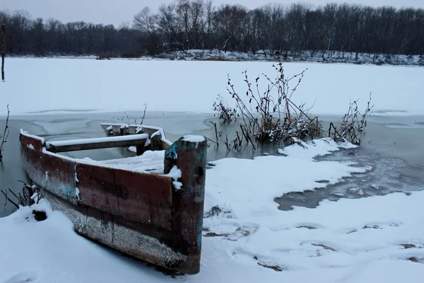 nehir buzla kaplıydı