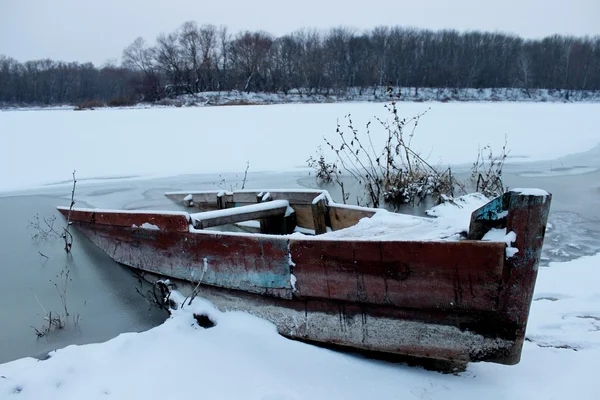 nehir buzla kaplıydı