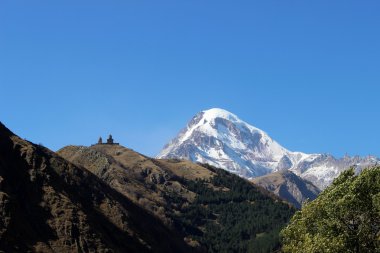 Kazbegi Köyü Holy Trinity Kilisesi