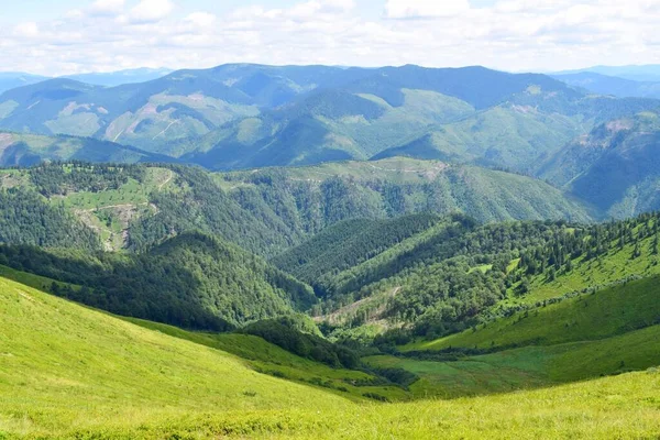 Amazing View Carpathian Mountains Game Sun Slopes — Stock Photo, Image