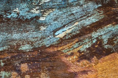 Soyut kil duvar dokusu ve renk arkaplanı kusurlu ve çatlaklı. Demir oksitlenmesi.