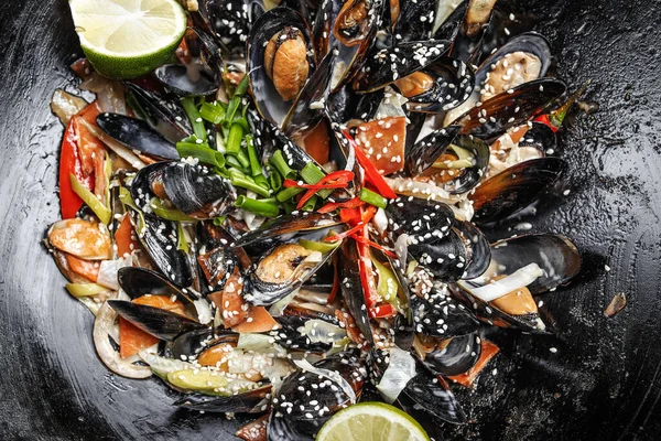 Cozze Vapore Ferro Pentola Grande — Foto Stock