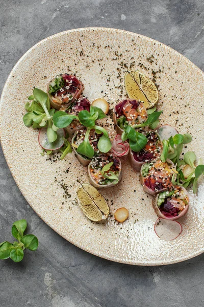 Vietnamese Rijstrolletjes Aziatisch Eten Voorjaarsbroodjes — Stockfoto