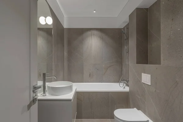 Moderno Baño Minimalista Diseño Interior Beige Con Baldosas Mármol Muebles — Foto de Stock