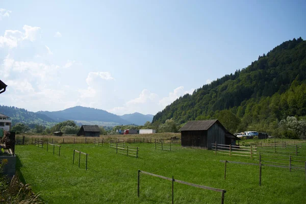 Tarlanın ve eski evlerin doğal geleneği.