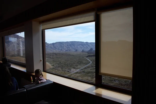 Pencereden Tenerife adası görünüyor