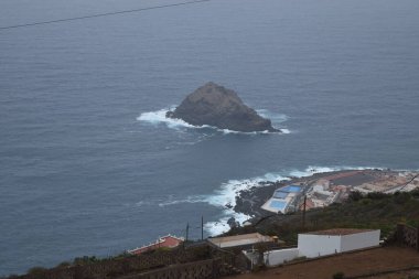 Pasifik Okyanusu 'ndaki mini dağ.