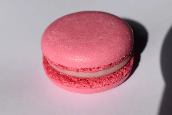 Gâteau Rouge Avec Glaçage Savoureux — Photo