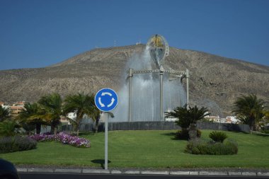 Kavşakta Artesian Çeşmesi