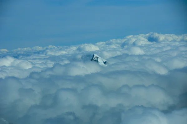 Mt. Cook emerge de las Nubes — Foto de Stock