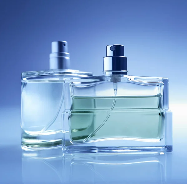 Foco Raso Dois Frascos Perfume Usados Foco Garrafa Primeiro Plano — Fotografia de Stock