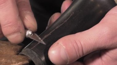 eski bir klarnet tamir ustası