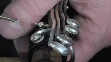 eski bir klarnet tamir ustası