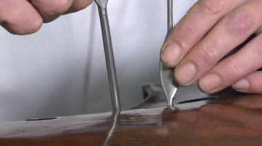 luthier çello bir ruh kaldırır