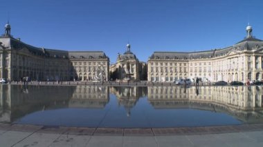 Bordeaux borsa yeri su aynası