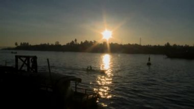Mekong Nehri miyim tho rising sun karınca